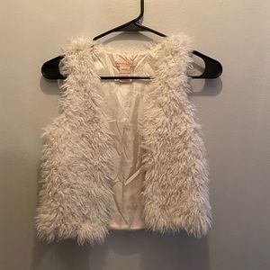 Girls White Shaggy Vest Size Medium